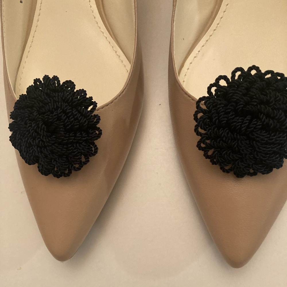 Assorted vintage shoe clips
